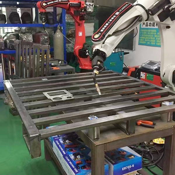 机器人焊接工作案例图片