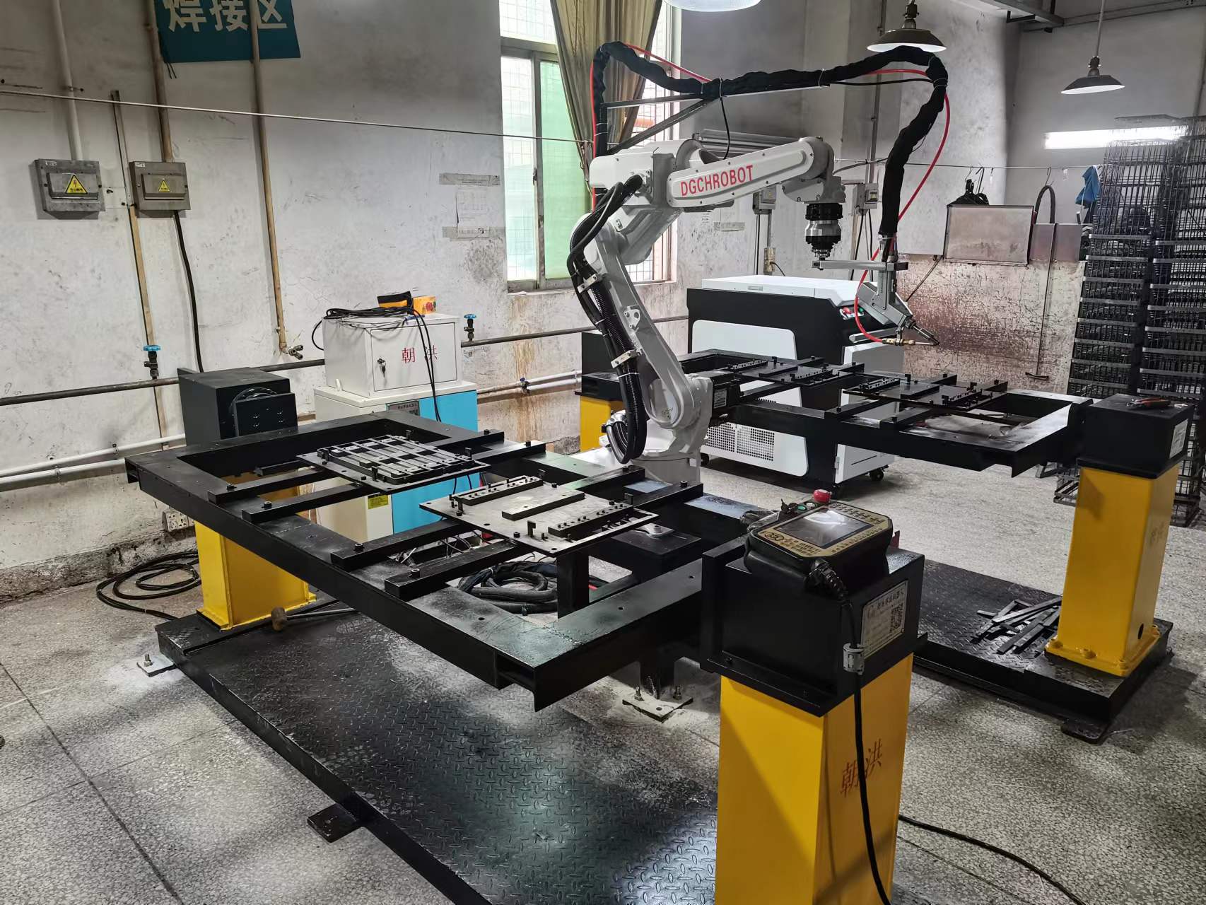 双工位激光焊接工作站：高效精准的焊接解决方案